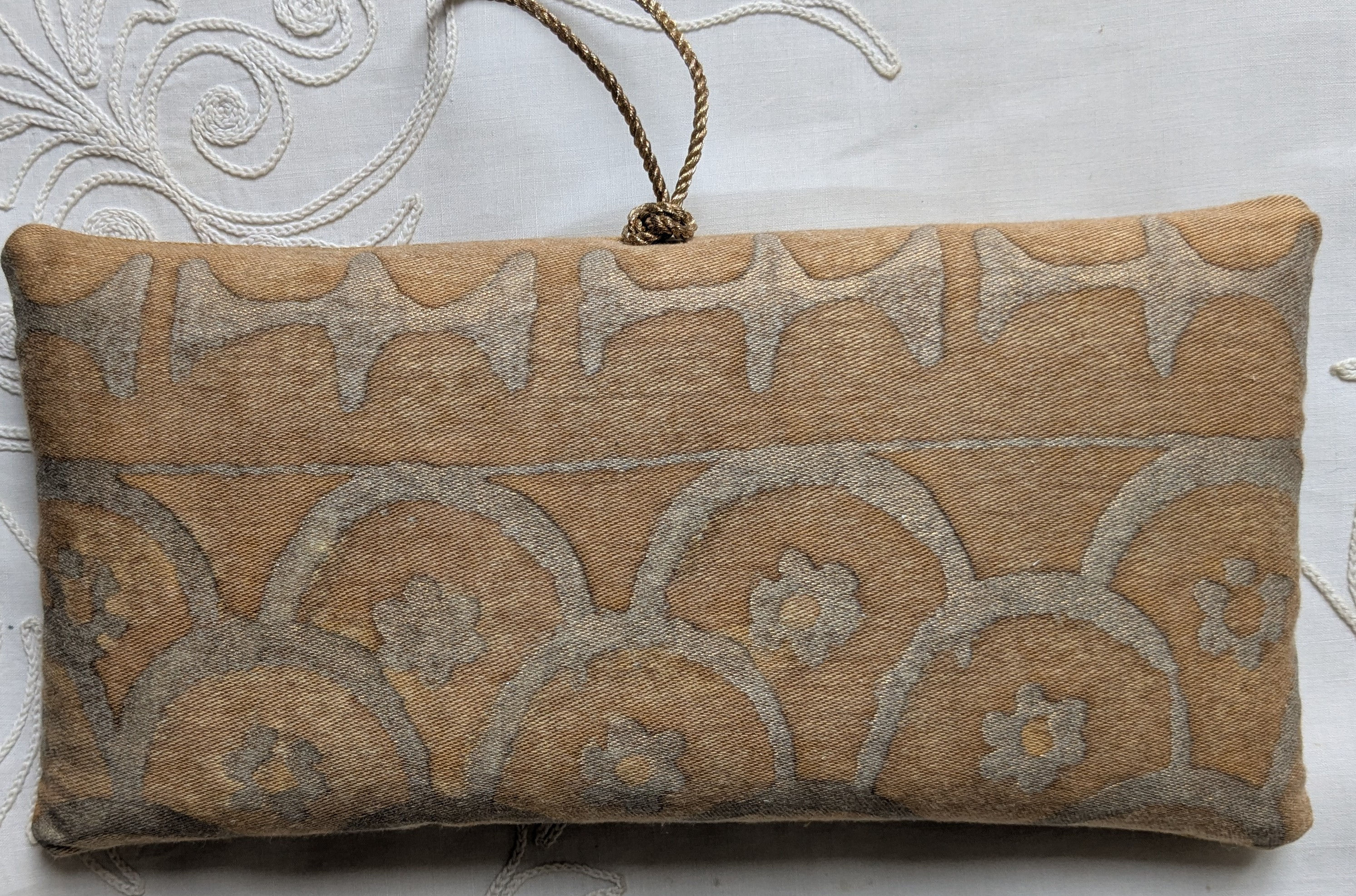 Fortuny Lavender Sachet "Ashanti" Tones of Gold