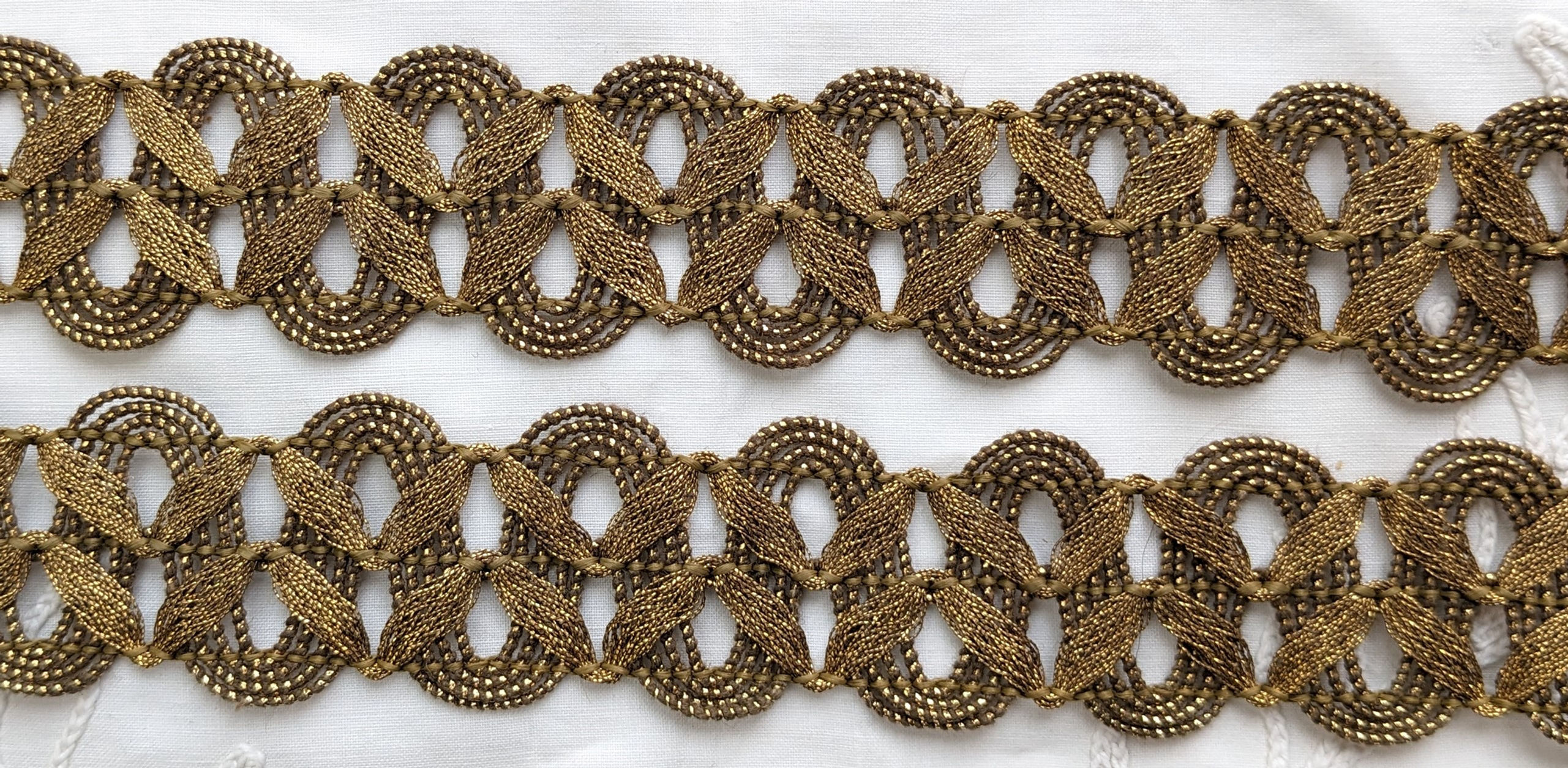 Vin. Gold Metallic Trim Repeating Leaf Like Design Mesh French