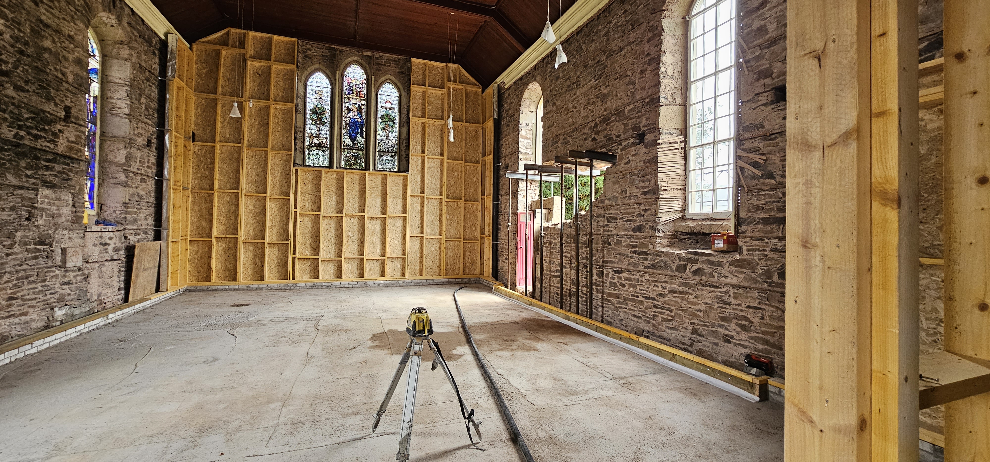 The church — photograph 14