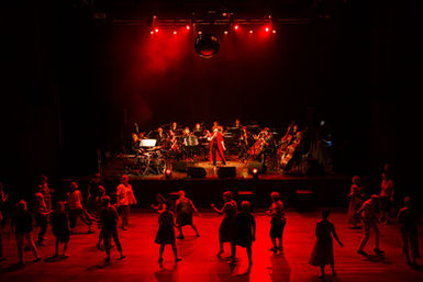 Normandy Regional Orchestra and Le Grand Pop.
Jean Deroyer, musical director
July 19 at La Loco in Mézidon-Canon
(c)Julien Hélie