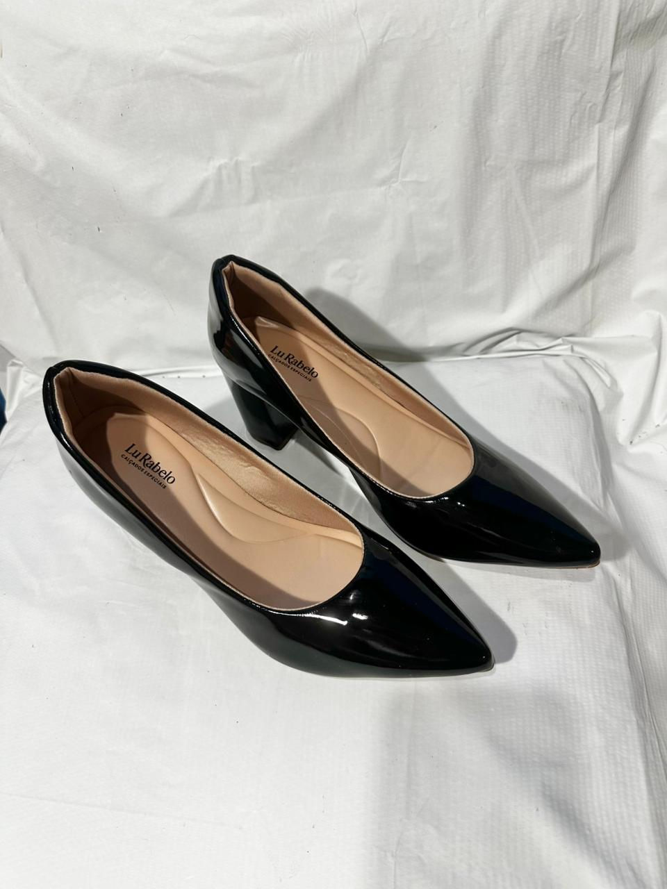 Miniatura: Scarpin em Vinil Preto