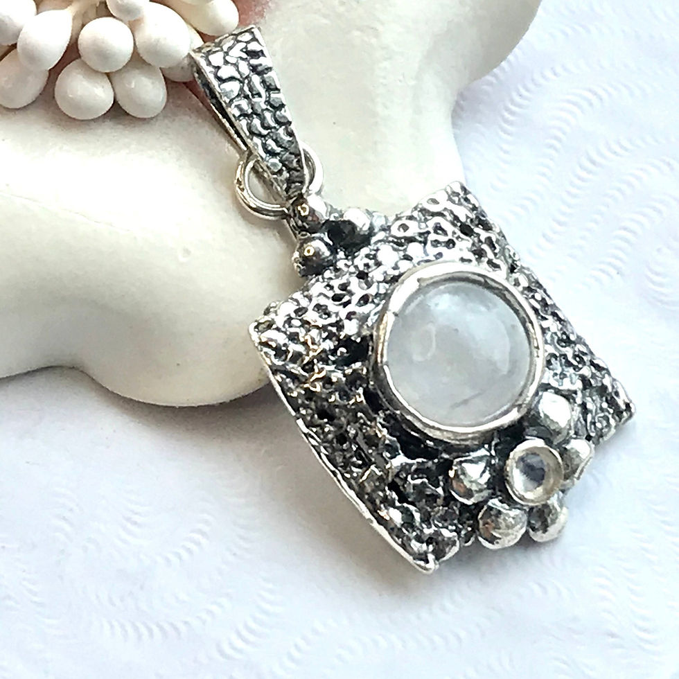 Thumbnail: The Darling in Black and White