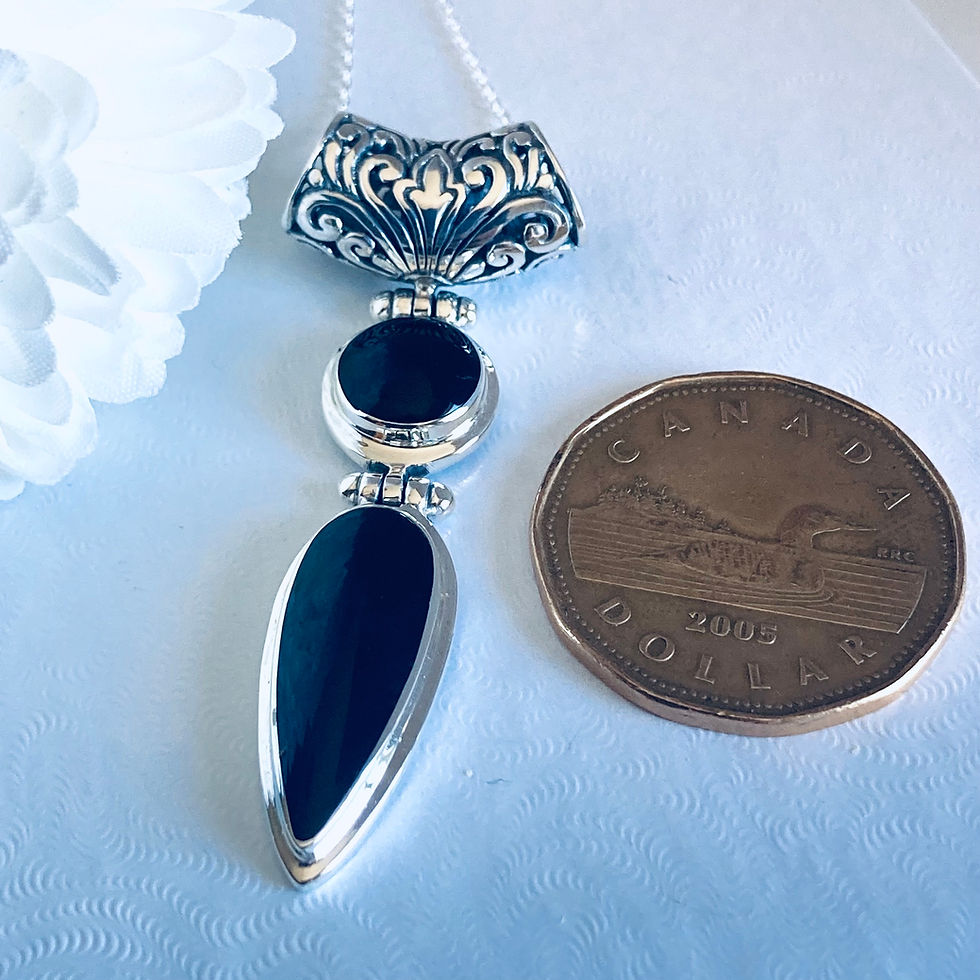 Miniature : The Black and Red Duet