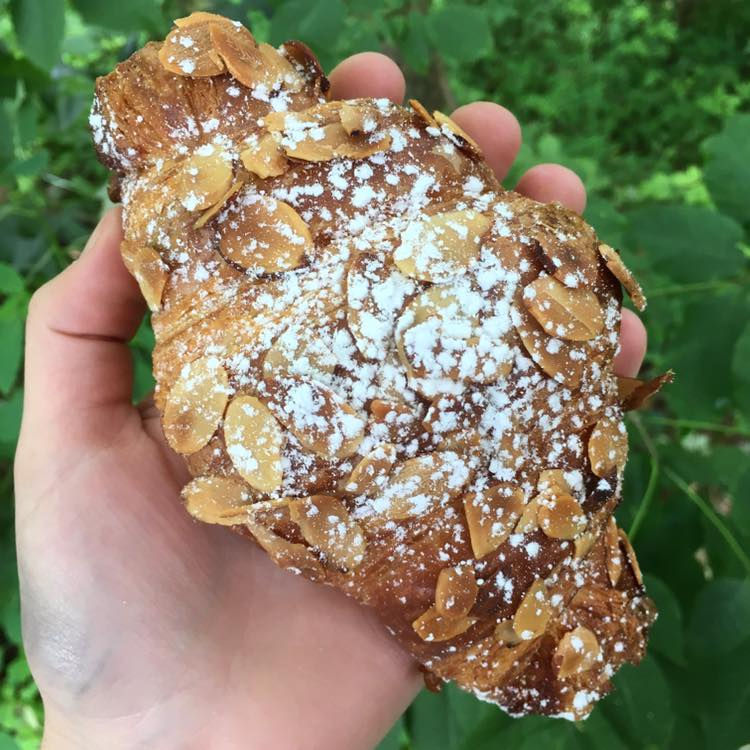 Thumbnail: Almond Croissant