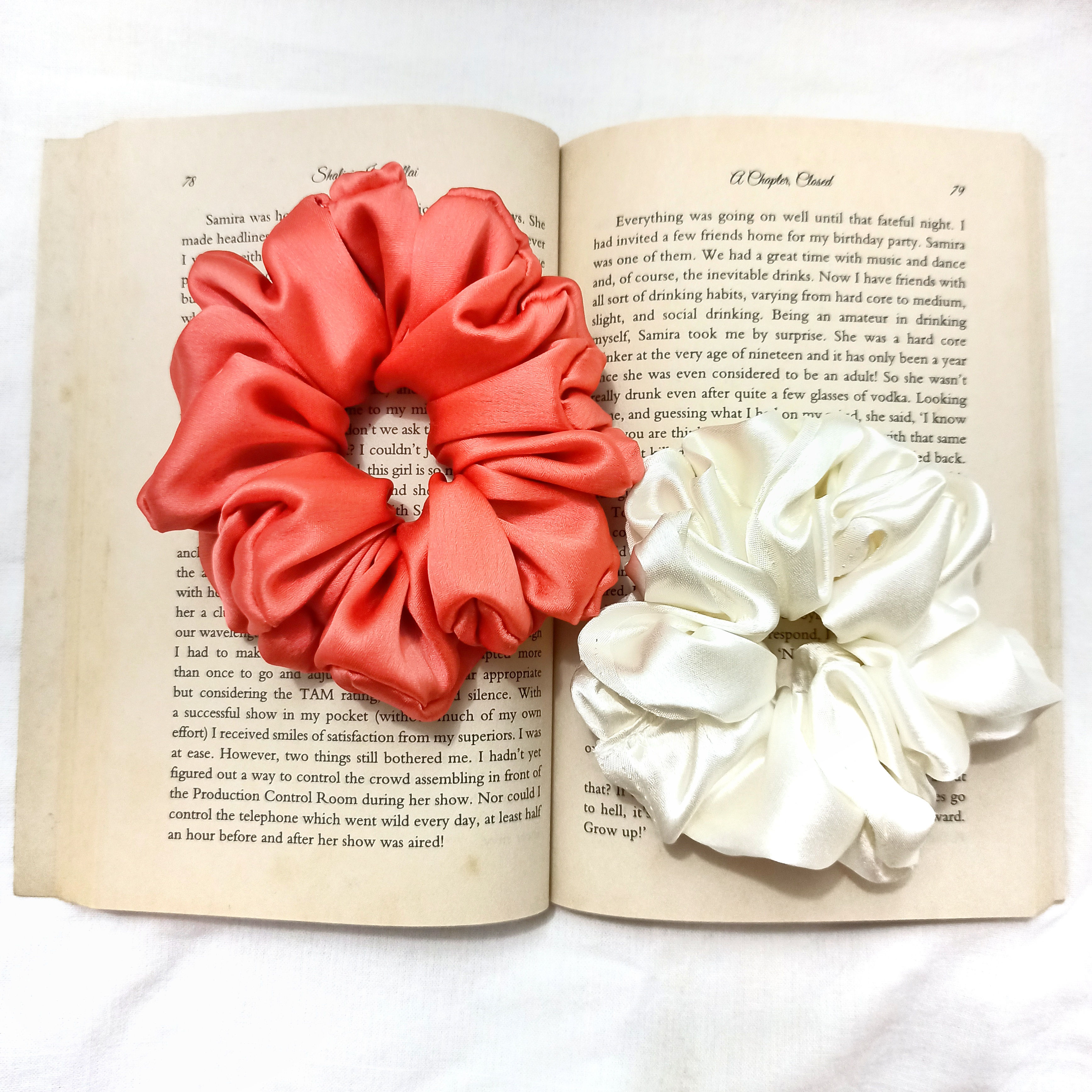 Pair of Voluminous scrunchies