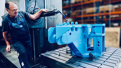 Bohrwerksdreher / CNC-Fräser
