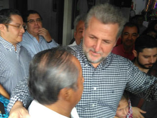 Tras asistir al 22 Aniversario luctuoso de su padre el ex gobernador de Tabasco, Salvador Neme Casti