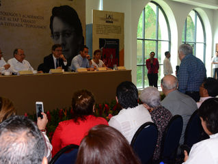 Asiste el sr. Gobernador del Estado Arturo Nuñes Jimenez a la presentación del libro Populismo del E