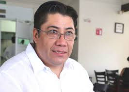 LEANDRO DE LA O
Como un “mercenario de la política”, calificó el delegado nacional de la corrient