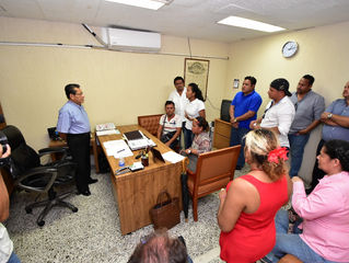 Atiende Congreso del Estado a maestros
El Secretario General del Congreso del Estado de Tabas