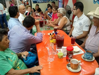 Hoy el candidato a la presidencia municipal del centro Jaime Mier y Teran. se reunió con los locatar