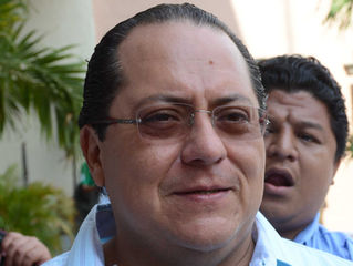 El coordinador parlamentario del PRI, en el Congreso local, Manuel Andrade Díaz, criticó la asistenc