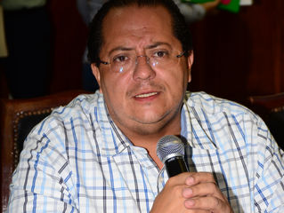 Sesión permanente de este martes 26 de diciembre del 2017
donde el diputado Manuel Andrade Diaz ent