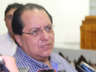 LEANDRO DE LA O
Luego que el Director Jurídico del Gobierno del estado, Juan José Peralta Fócil,