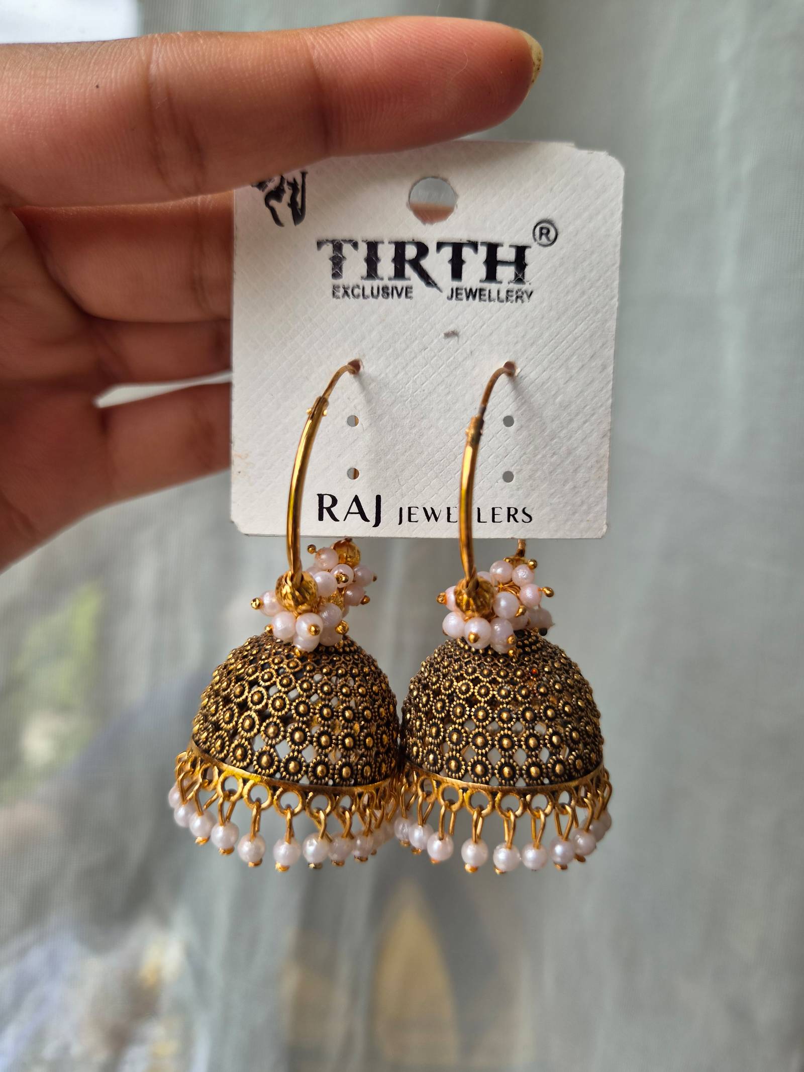 Boucles d'oreilles Jhumka dorées Tirth