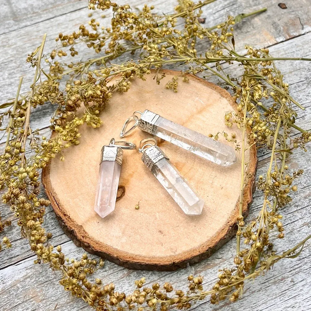 CLEAR CRYSTALPENDANT