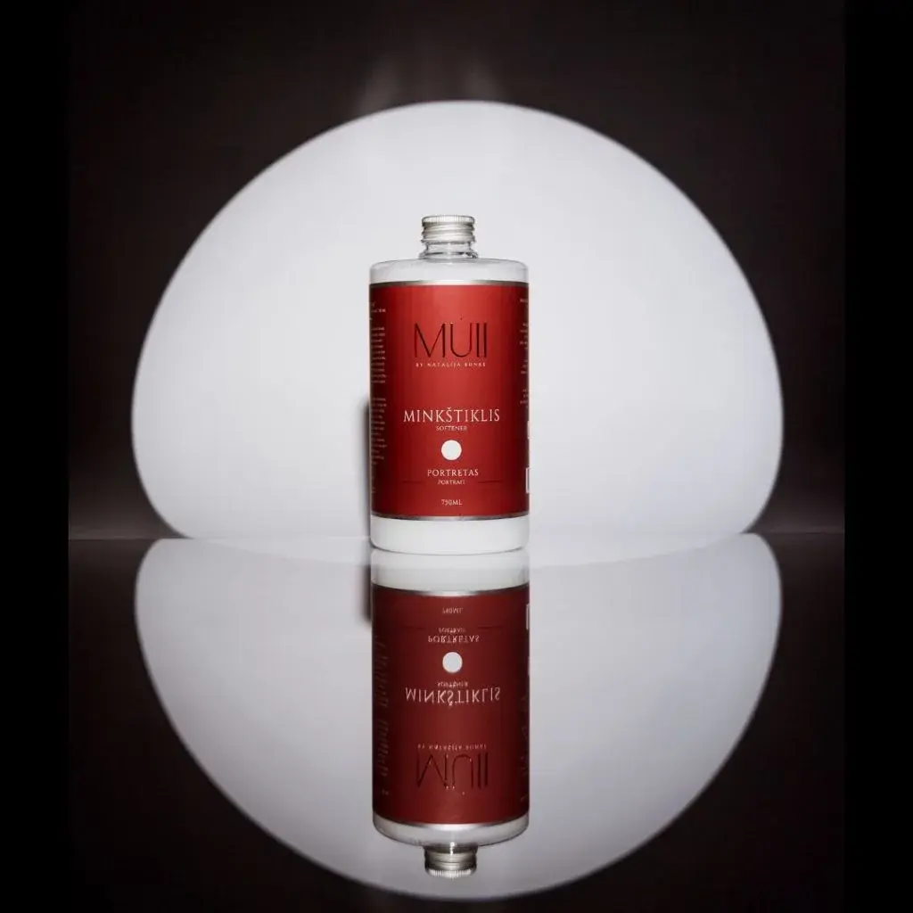 MUII „Portretas” parfumuotas universalus minkštiklis 750 ml