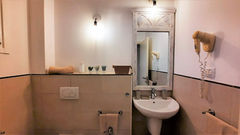 Bathroom (2).jpeg