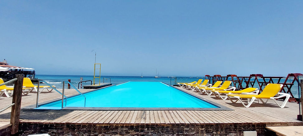 day entrance to infinity pool