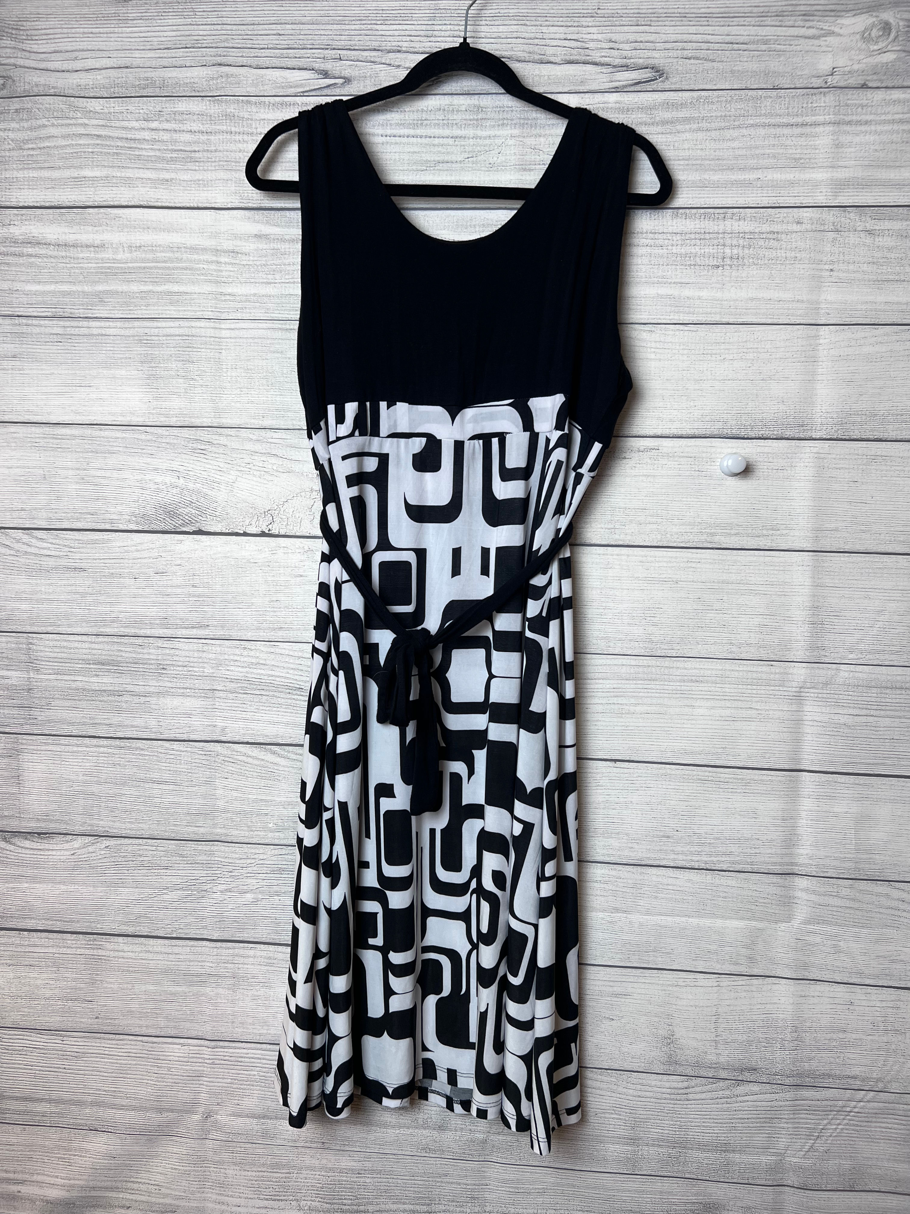 Flirty Pink Black and White Sleeveless Dress with Fabric Belt ~ 2X