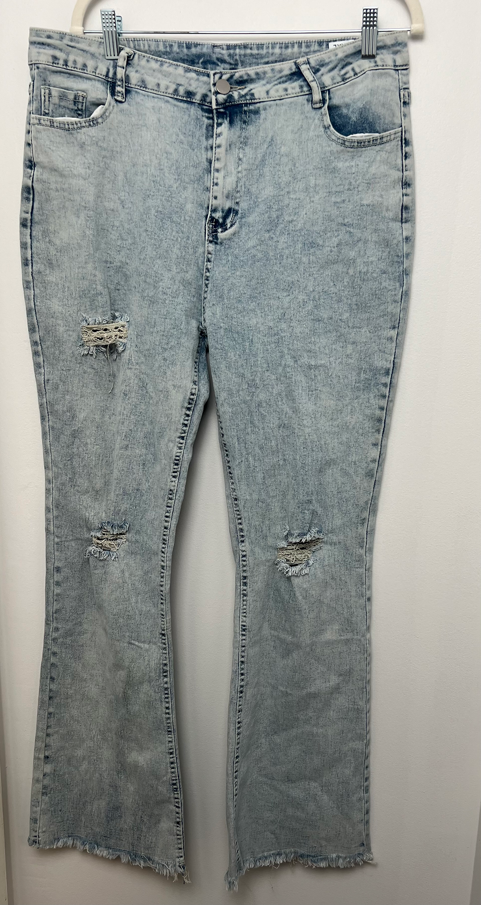 Distressed Washed Denim Jean Pants • 14/16