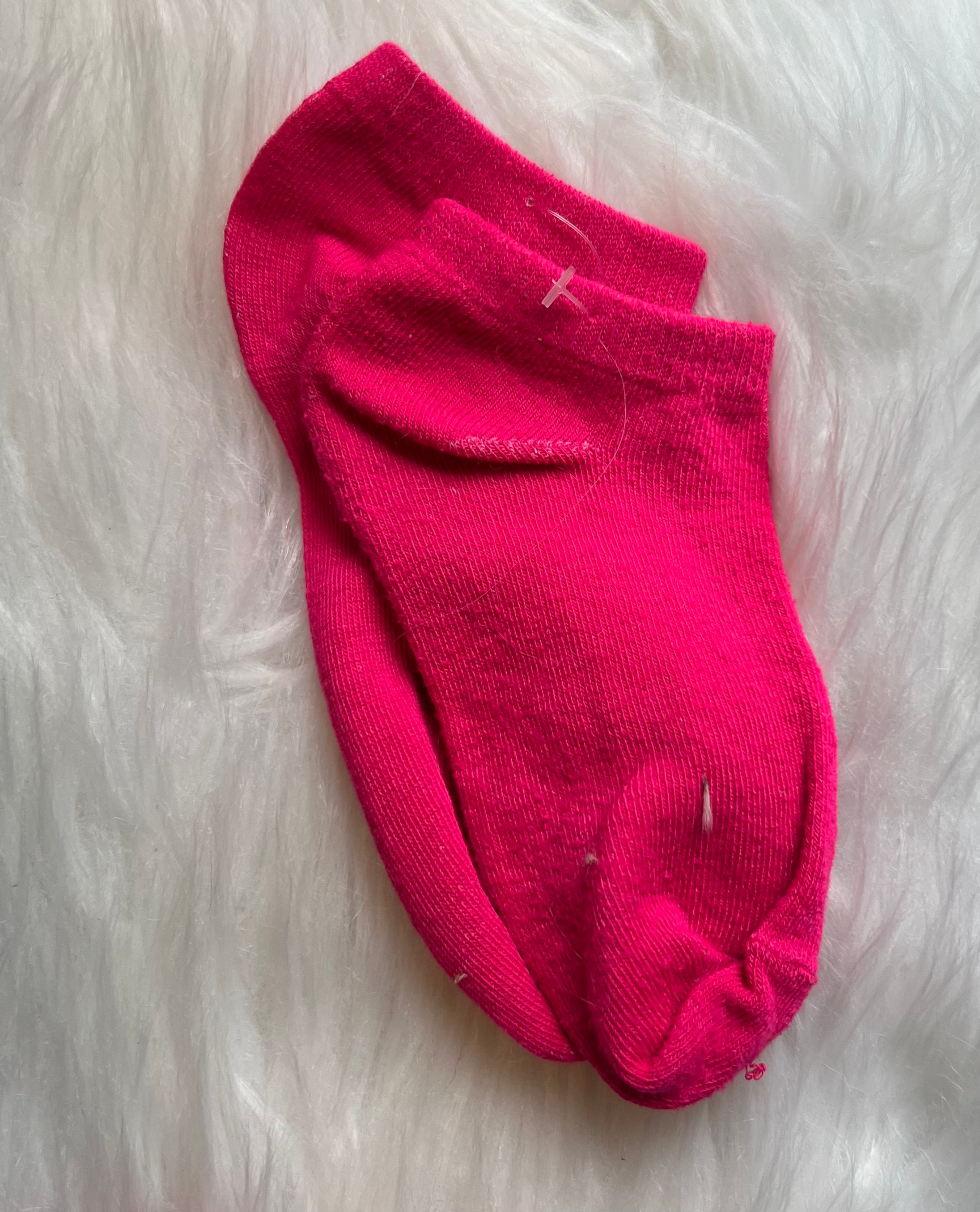 Ankle socks fits age 6-8 aproximately 