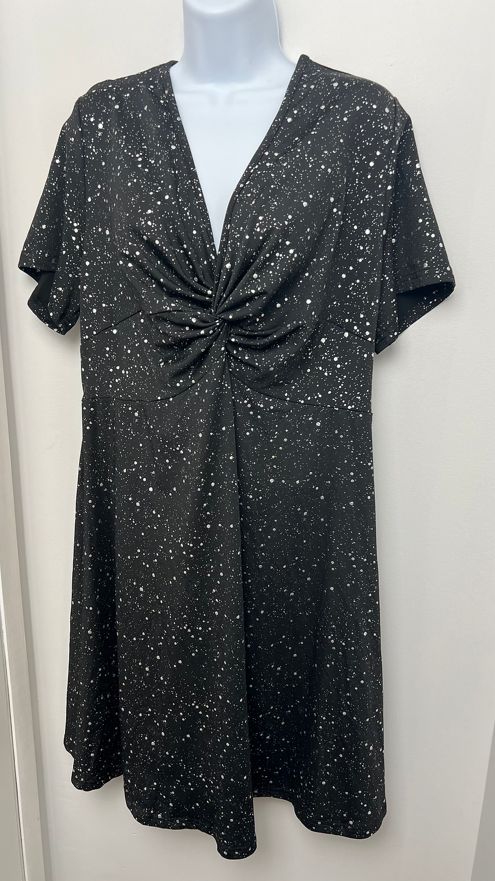 Ladies Short Sleeve Black Dress • 1XL