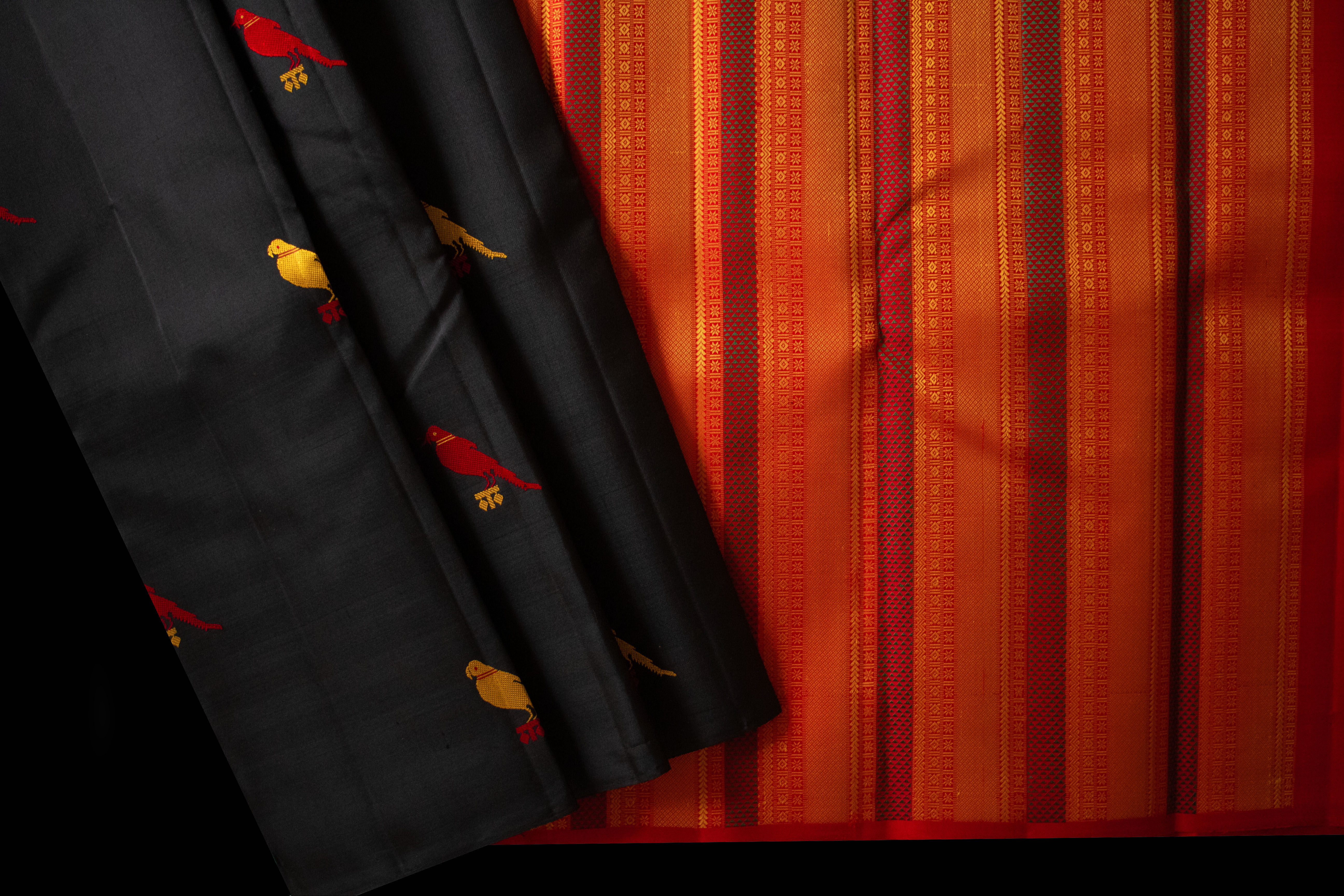 Pure Silk Handloom Borderless Saree
