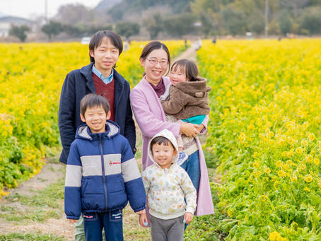 子どもと家族の写真（岡山県笠岡市）
