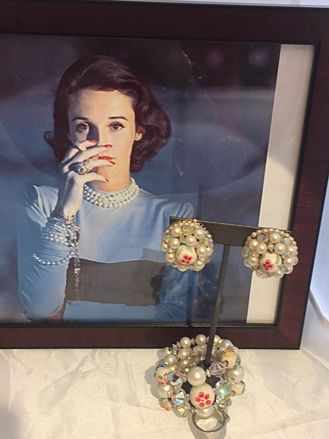 Hobe’ Earrings , 1965 Ca