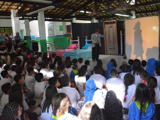 Escolas municipais de Ilhabela recebem peça “Vim Ver Maria”