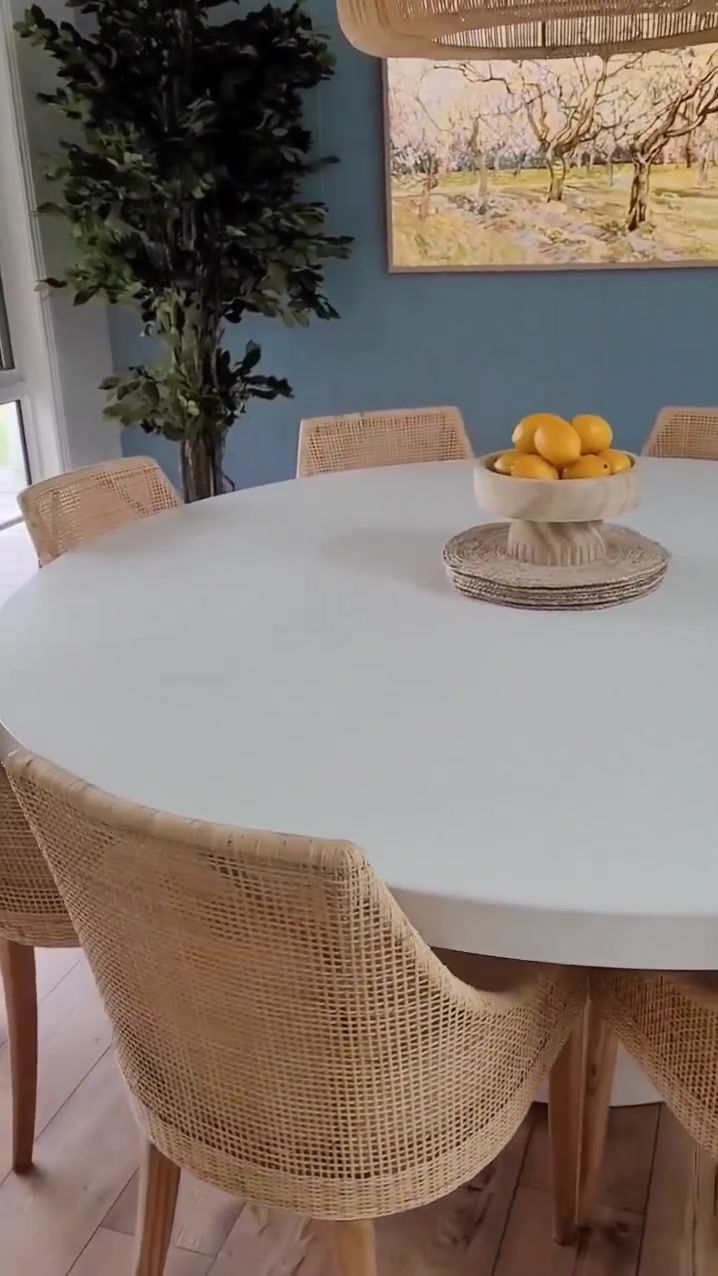Thumbnail: Round on Round Table