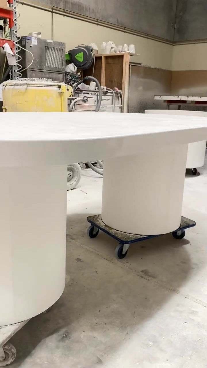 Thumbnail: Oval Dining Table