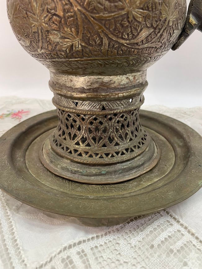 תמונה ממוזערת: קומקום פחמים עתיק מפליז עם צלחת תואמת – עבודת יד