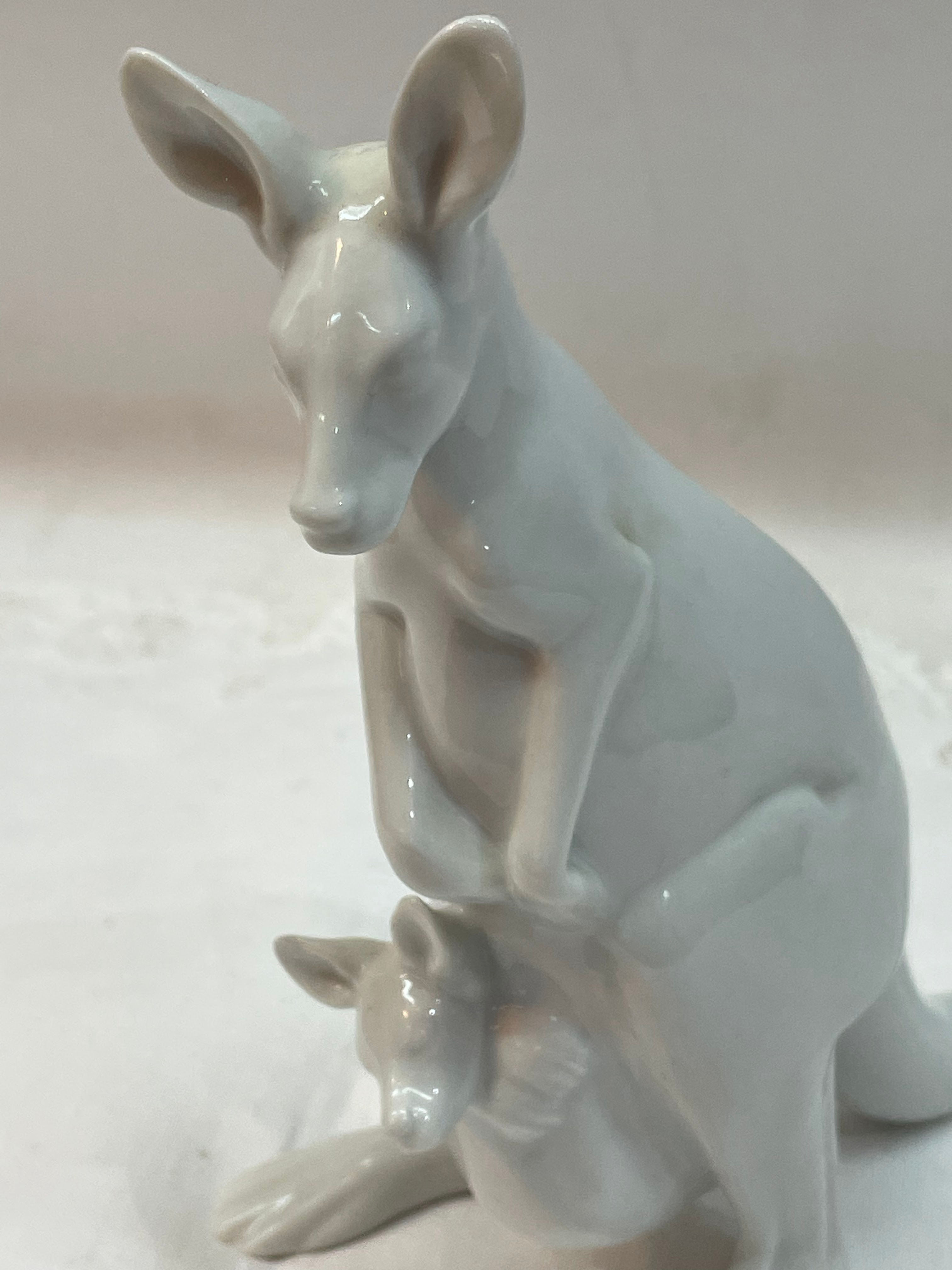 חנות עתיקות  עתיקות  אספנות  רסטורציה  עבודת יד  ענתיקות Herend