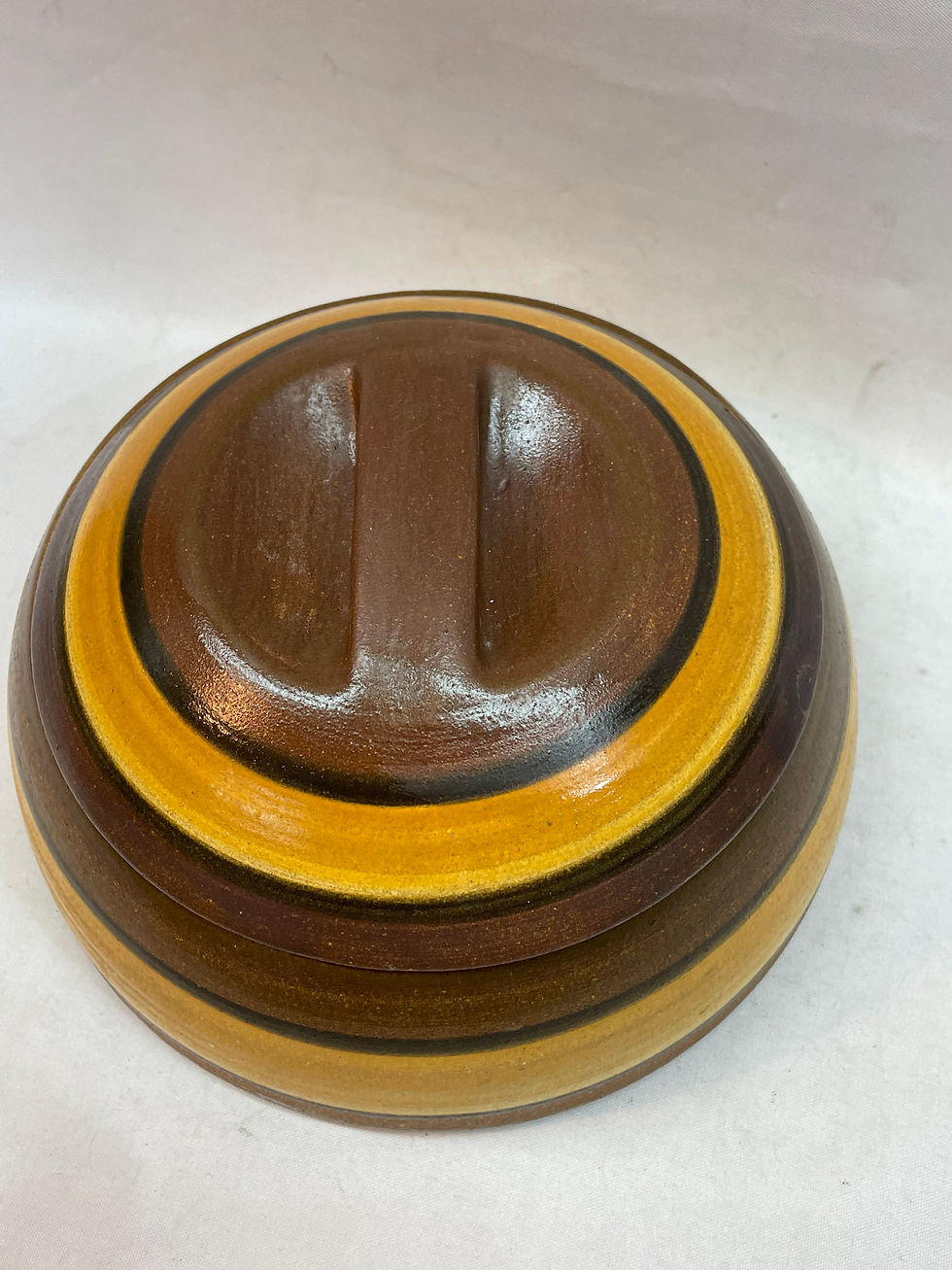 תמונה ממוזערת: קערה עם מיכסה