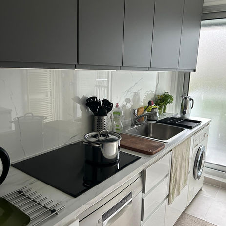 renovation de cuisine fonctionnelle avec des équipements pratiques et haut de gamme 