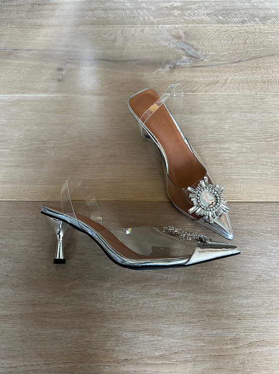 Size 2 kitten heels hot sale