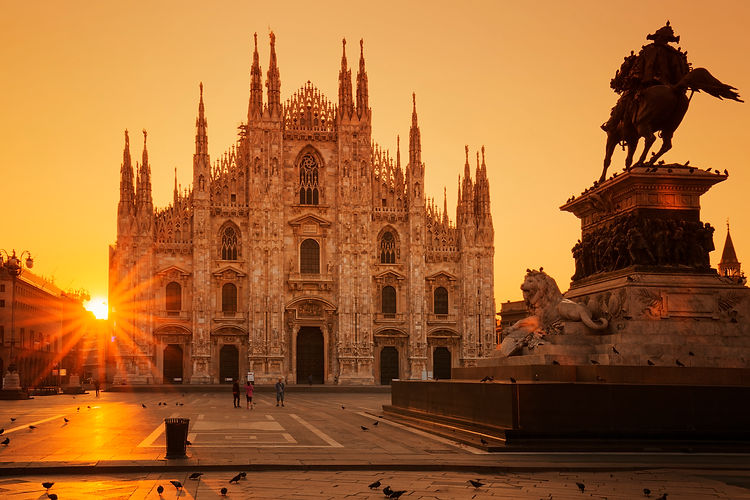 view-duomo-sunrise-milan-europe.jpg