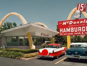 TRITONES & BURGERS: EXPLORING THE INTERSECTION OF MUSIC, RITUALS & FAST FOOD