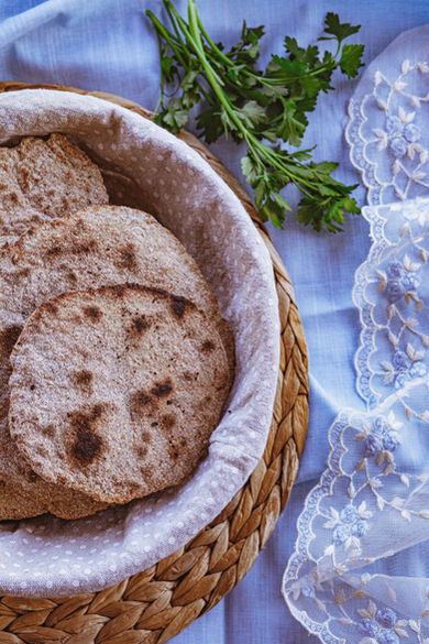 food photography, product photography, Bulgarian cuisine, cookbook, bread, 