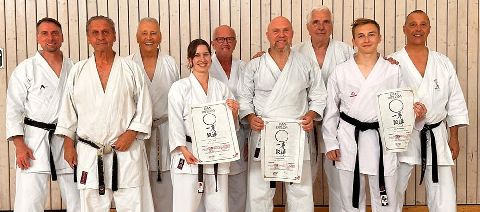 Markus Powill, Rainer Wenzel, Günther Schleicher, Carla Brien, Helmut Spitznagel, Marco Eisele, Dr. Sigi Wolf, Illia Borysenko und Anton Klotz (von links)