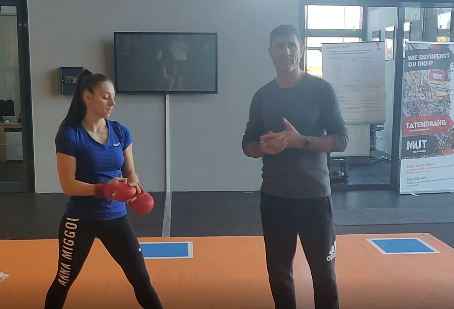 Neu +++ Neu +++ Neu: Gyaku-Zuki, Mawashi-Geri Jodan