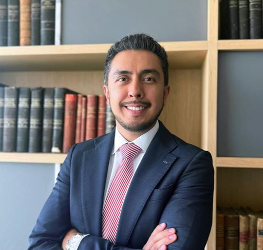 Writer: Carlos Ernesto de la Puente Téllez