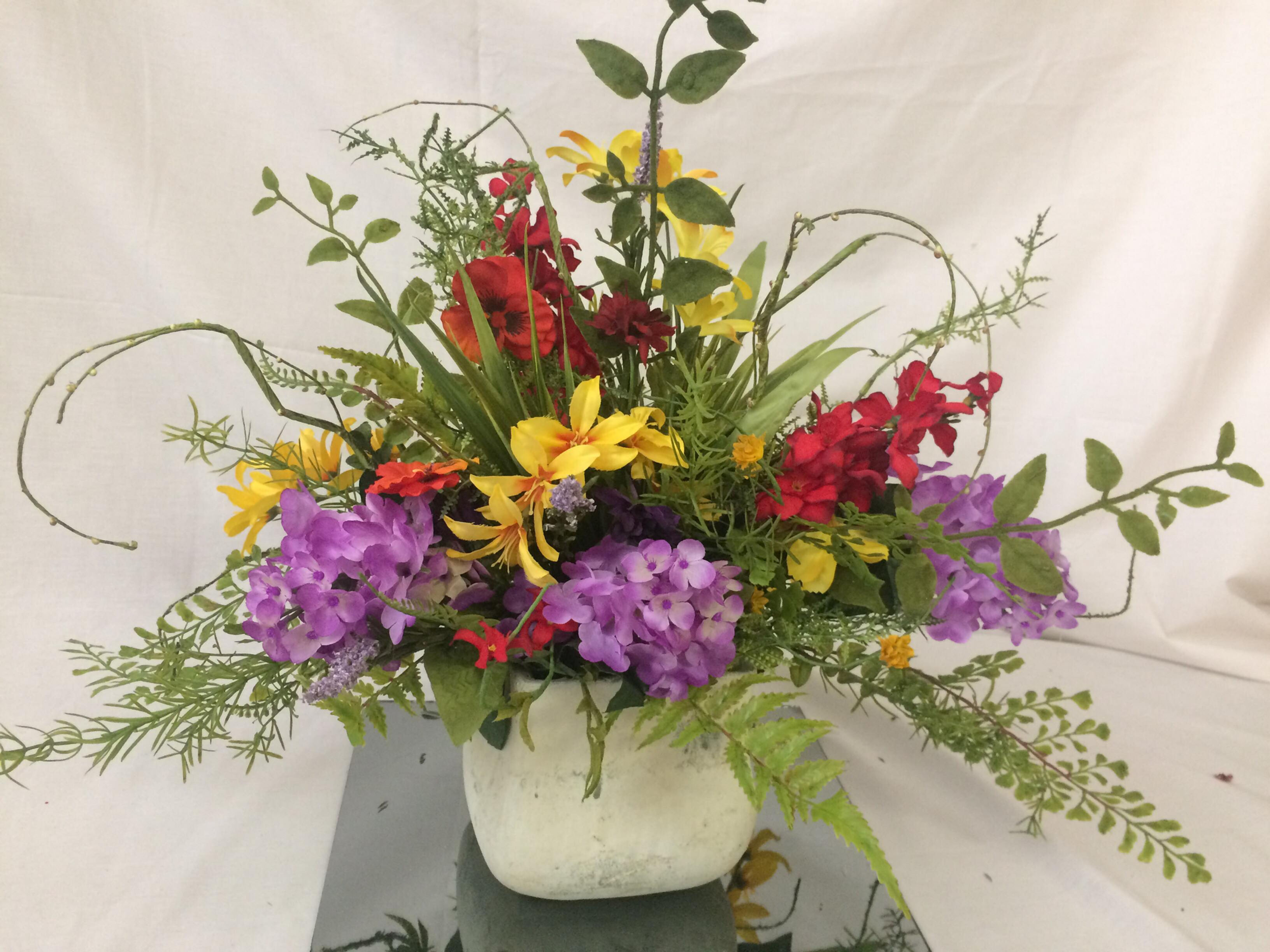 Bold Spring Centerpiece