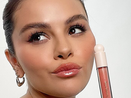 Selena Gomez lance une nouvelle gamme de gloss pour Rare Beauty