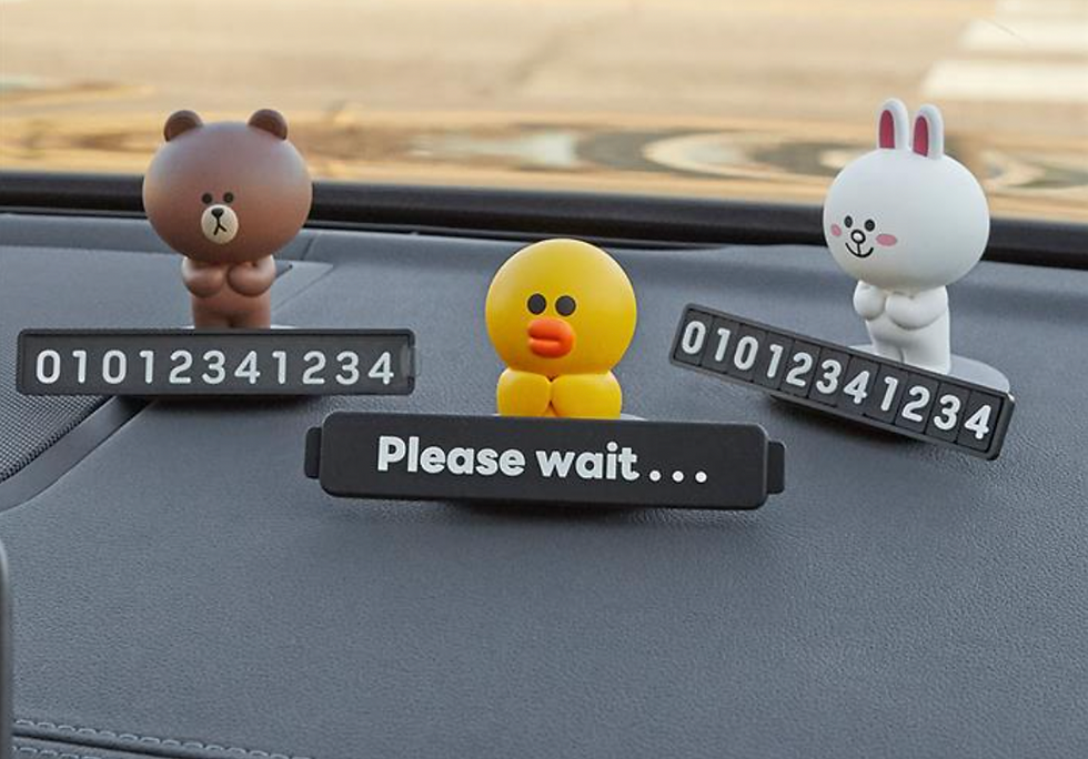 縮圖：Line Friends Sally 車用電話號碼牌