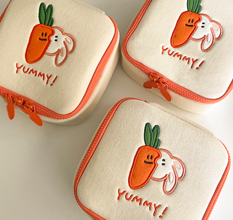 縮圖：【現貨】Second Morning Yummy Rabbit Carrot Pouch 收納小袋