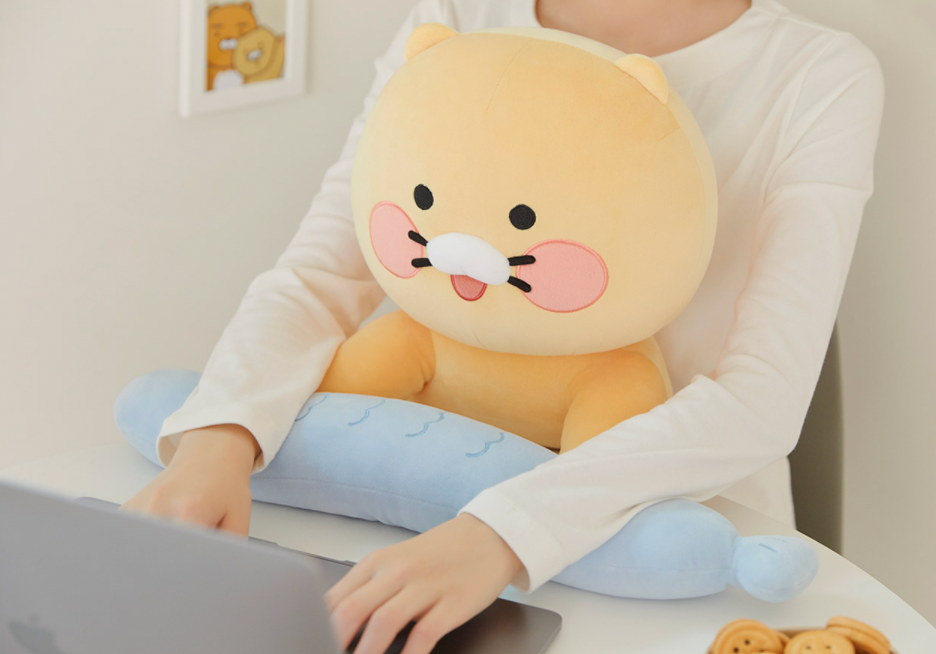 縮圖：Kakao Friends Ryan/Apeach/春植 Keyboard Cushion Toy 手腕保護抱枕