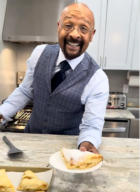 Rushion’s Kitchen Apple Turnovers – Makes 16